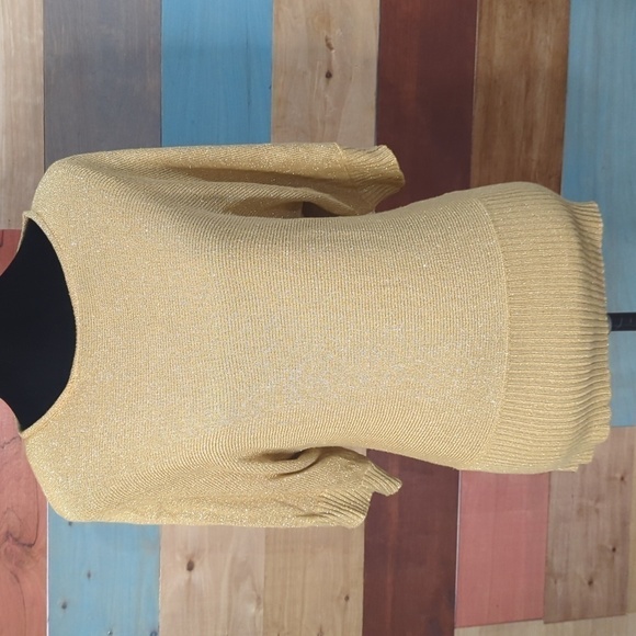 Medium cable and guage gold sparkly short sleeve sweater - Picture 1 of 4